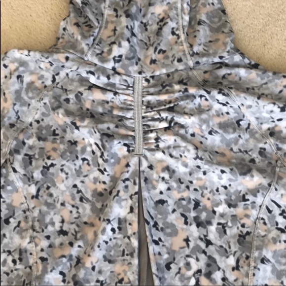 Lululemon Grey Lightened Up Pullover 1/2 Zip - Picture 7 of 8